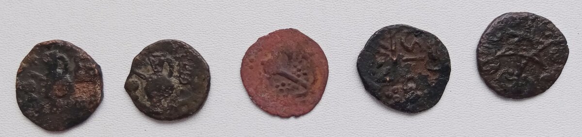 Предметы утвари на монетах Улуса Джучи.