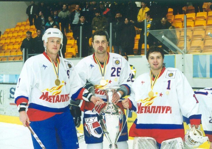 EUROPEAN HOCKEY LEAGUE. Фото из фотоархива ХК "Металлург" (Магнитогорск). 6 февраля 2000 года.