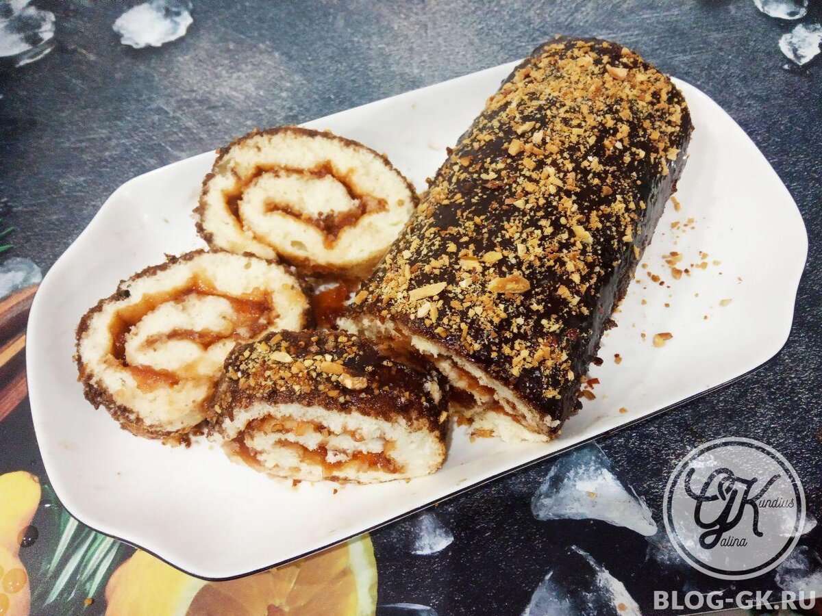 Рулет с яблочным джемом