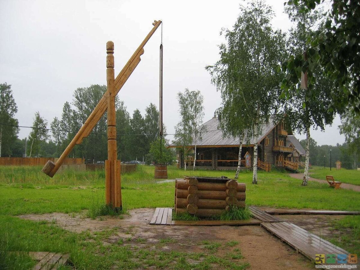 А возле нашего колодца была колода, из которой пили животные