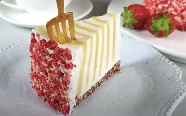 Эксперимент на вашей кухне: Футуристичный ванильный торт без муки, подсмотренный на кулинарном конкурсе