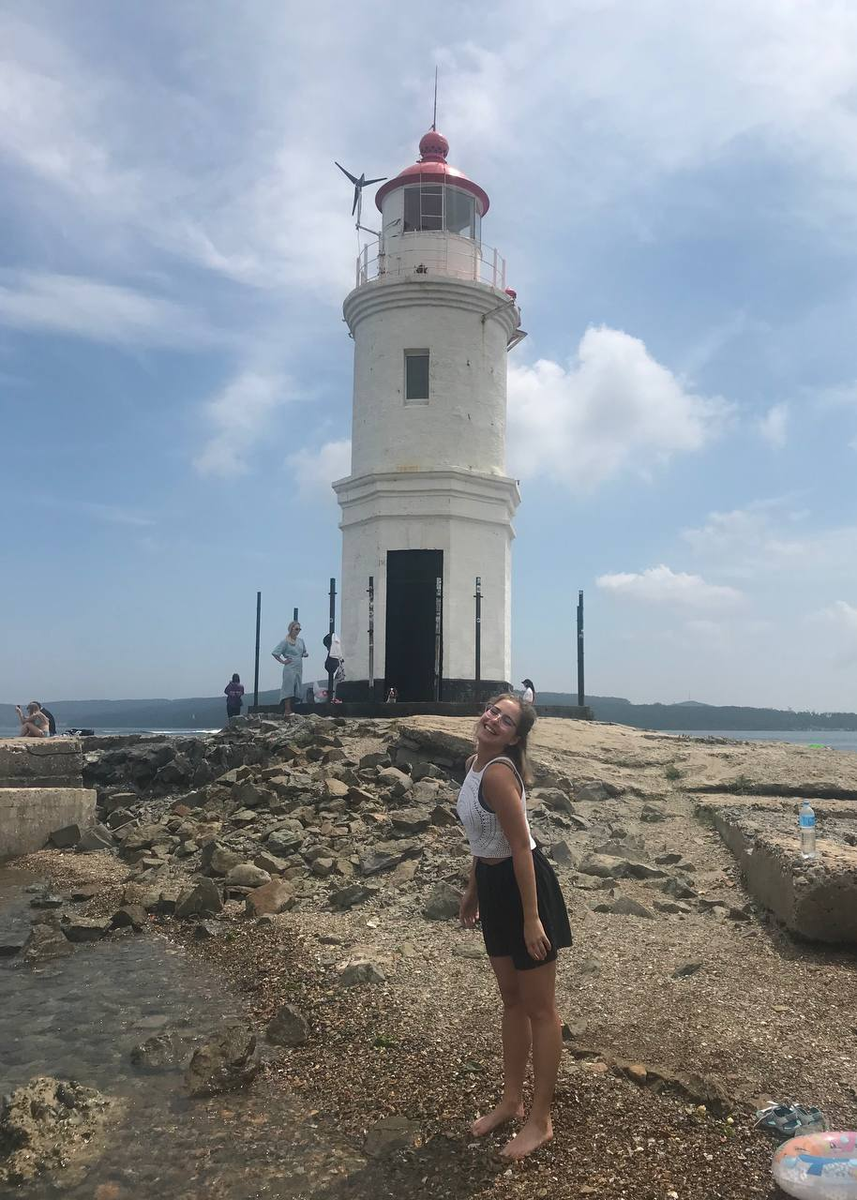 Студенты из Калининграда съездили во Владивостоке к маяку Токаревского
