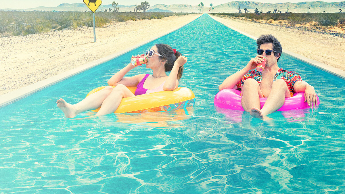 Неважно, проводите вы лето в городе или на берегу океана, эта подборка сделает последний месяц самого долгожданного сезона еще теплее и напомнит, что иногда всё, что нужно для счастья  — солнце, ветер в волосах и рожок мороженого.