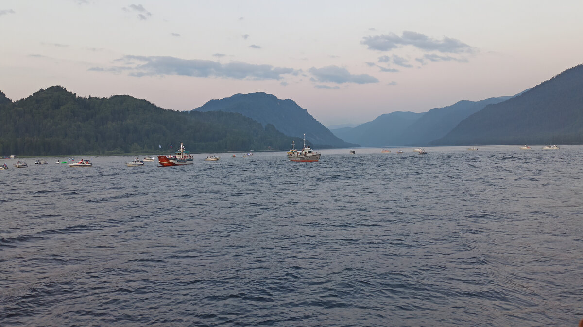 Телецкое озеро вечером