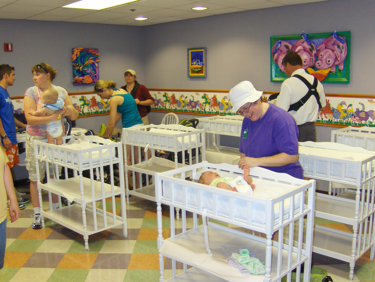 Маленькие детки часто падают