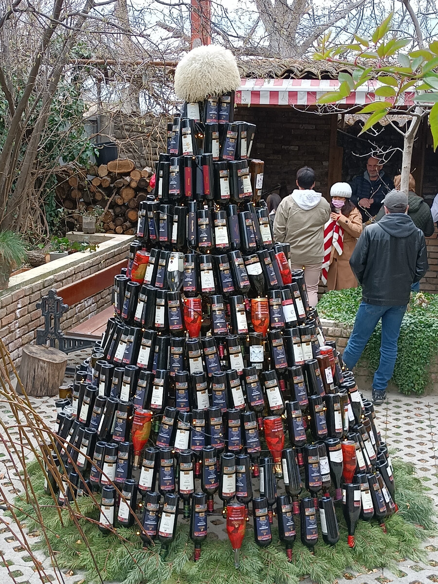 Елка в горах.