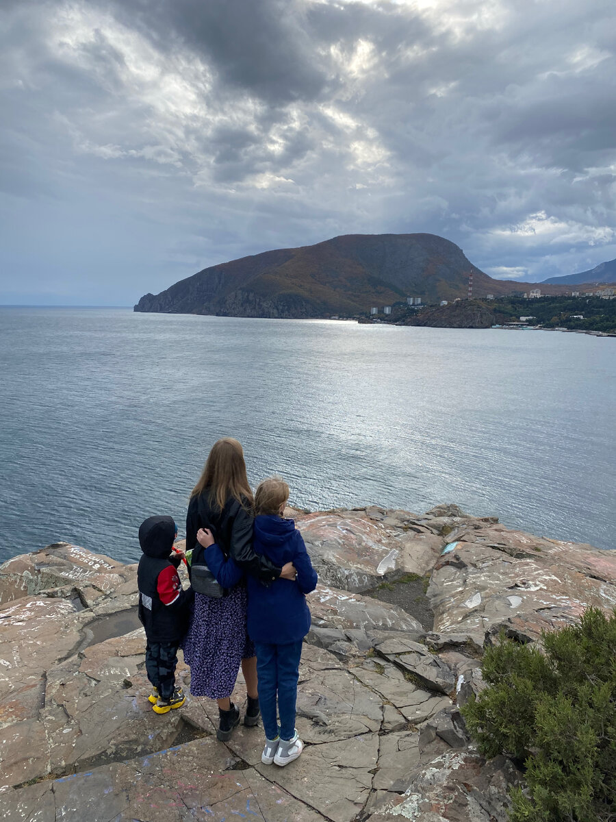 Мыс Плака - смотровая на Медведь-гору