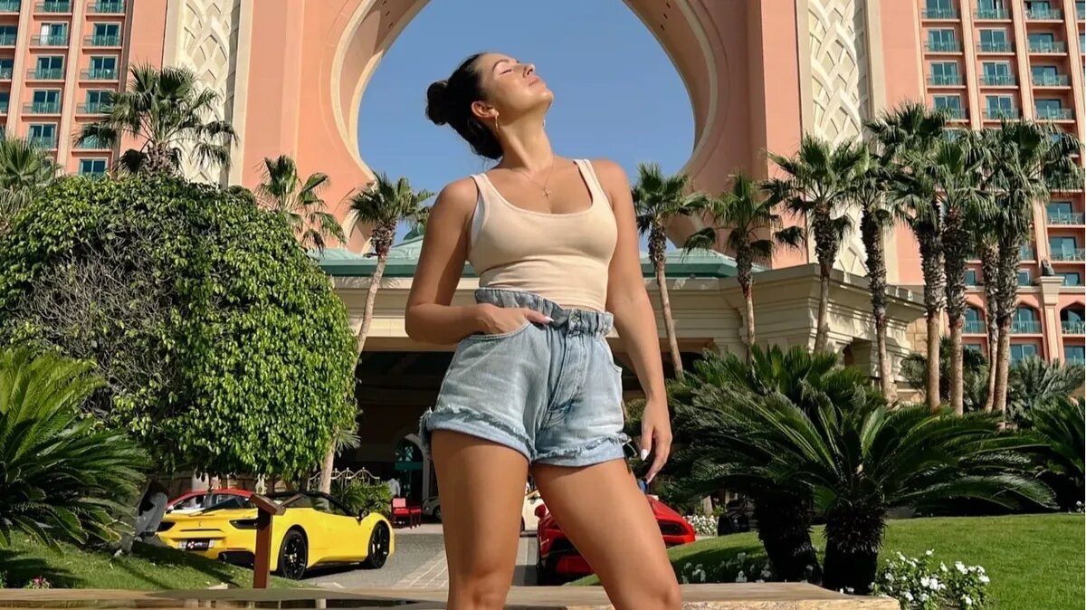 Сейчас Нюша находится за пределами России. Фото: социальные сети исполнительницы