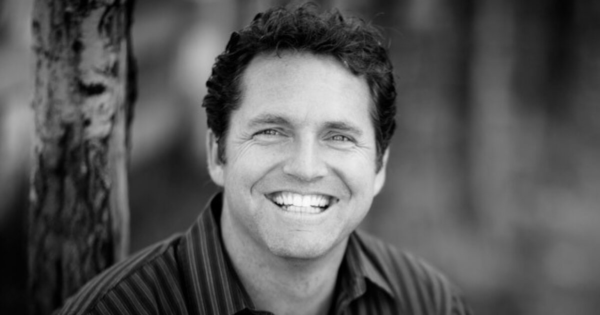 Брайан Крейн - человек с голливудской улыбкой. Изображение взято из открытых источников.