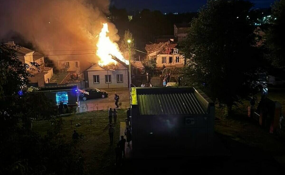 Обстрел белгорода 30 декабря. Белгород взрывы в Белгороде сейчас. Обстрел Белгорода 3 июля 2022 года. Улица Маяковского Белгород.