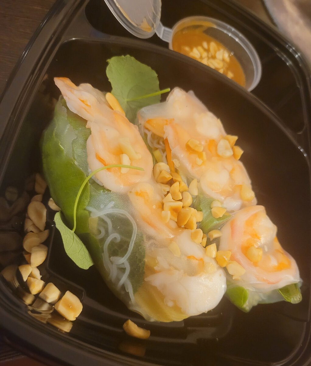 Вьетнамские свежие роллы с креветками 440р