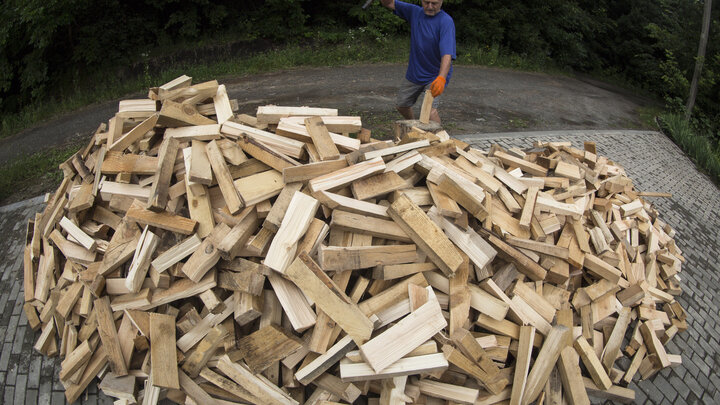 Рубка дров на 48 процентов увеличивает уровень тестостерона. Фото: Николай Гынгазов/Globallookpress 