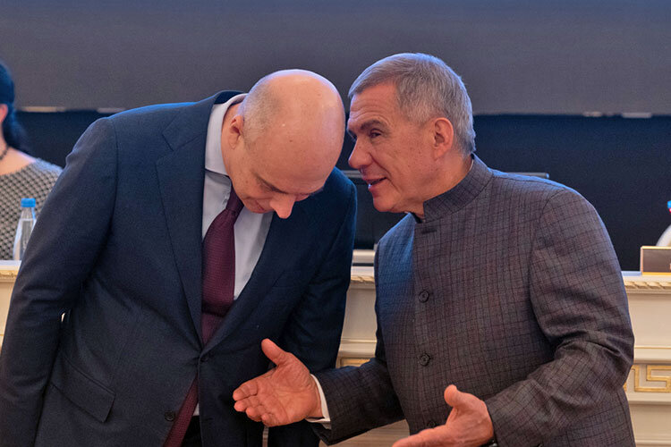    Рустам Минниханов оказался в числе руководителей регионов, которые просили у главы минфина РФ Антона Силуанова денег на так называемые брутто-контракты