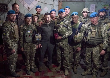    Украинским боевым формированиям не хватает ни людей, ни техники для лобовых атак