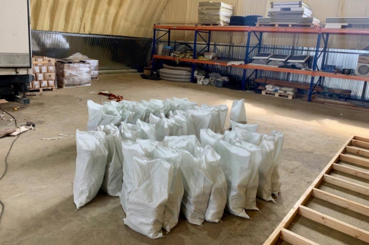    Партию гашиша на 2 млрд рублей изъяли у контрабандистов в Ленобласти