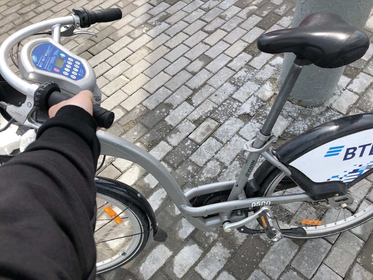 Взял велосипед и поехал кататься по Москве 🚲 | Дмитрий Поминов | Дзен