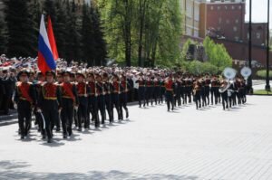   6 мая состоялось зажжение и передача вечного огня от Могилы  Неизвестного солдата для мемориального комплекса Великой Отечественной  войны в Казани.-2