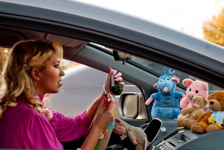 Источник: http://ru.megasos.com/wiki/dama-za-rulem-sovety