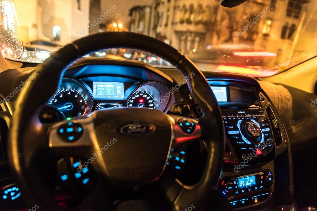 https://st2.depositphotos.com/2075661/6378/i/950/depositphotos_63786661-stock-photo-ford-focus-compact-car-dashboard.jpg