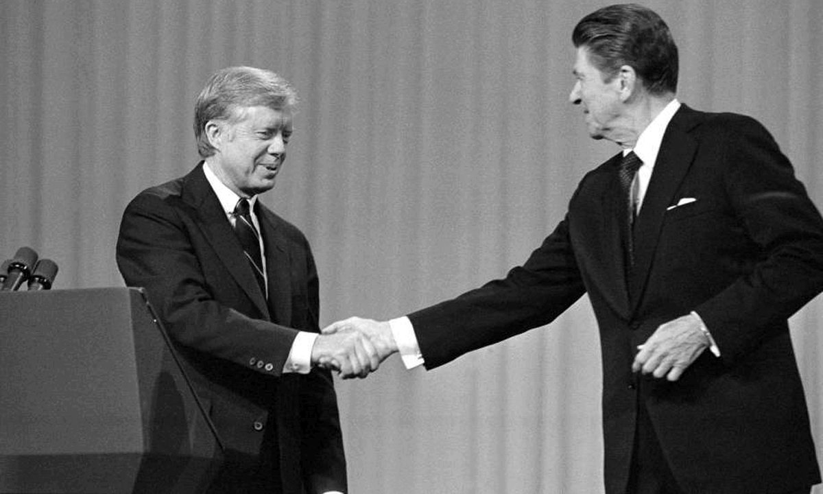 Картер проигрывает Рейгану...