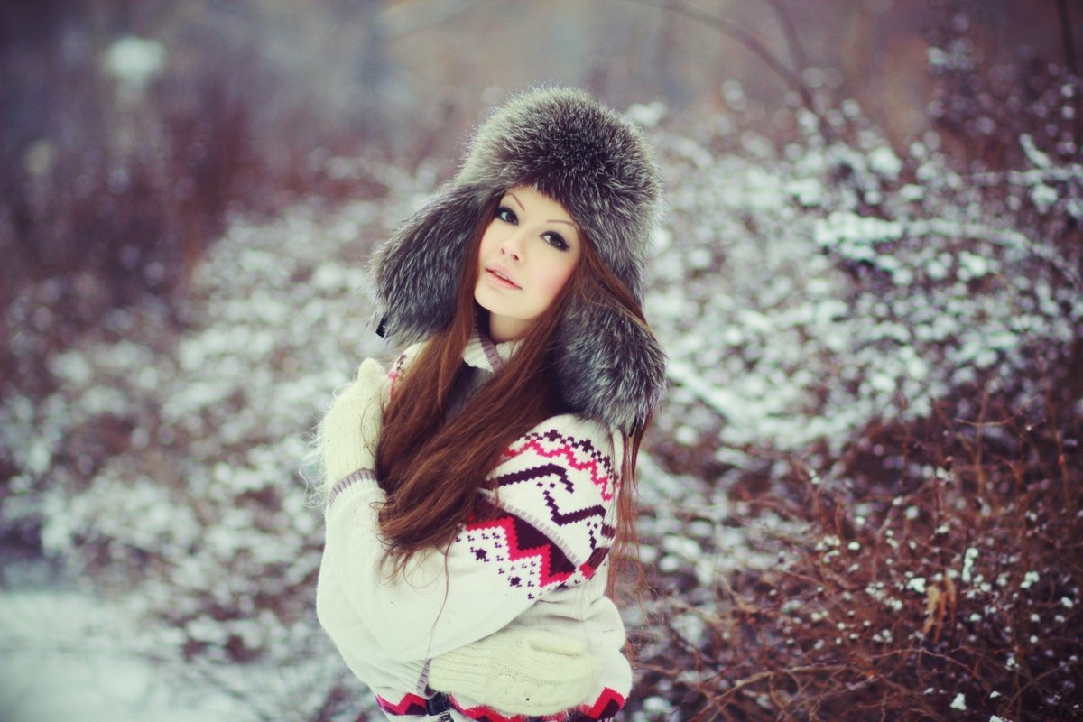 Красивое фото девушки зимой. Девушка зима. Девушка в шапке. Девушка зимой. Девушка в меховой шапке.