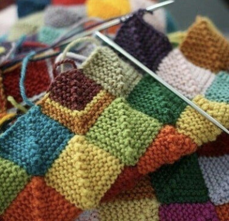Вязание спицами в силе пэчворк. Фото из Интеренета.