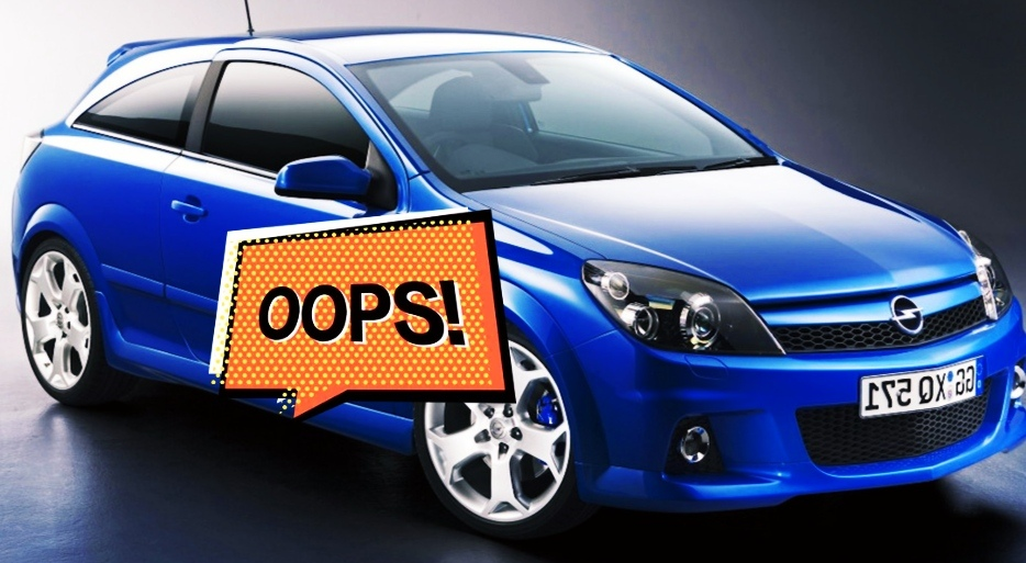 Opel синего цвета. Картинка взята с VK.com // Личная открытая группа.