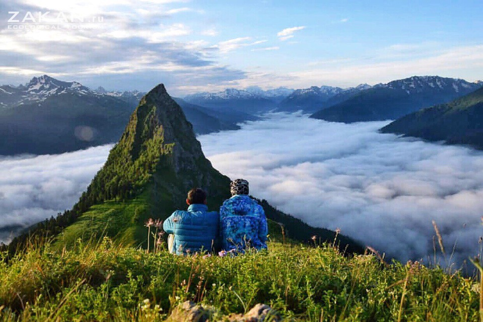 Tourism ecotourism. Пик Закан Карачаево Черкессия. Экотуризм Алтай. Заповедник Закан КЧР. Экологический туризм.