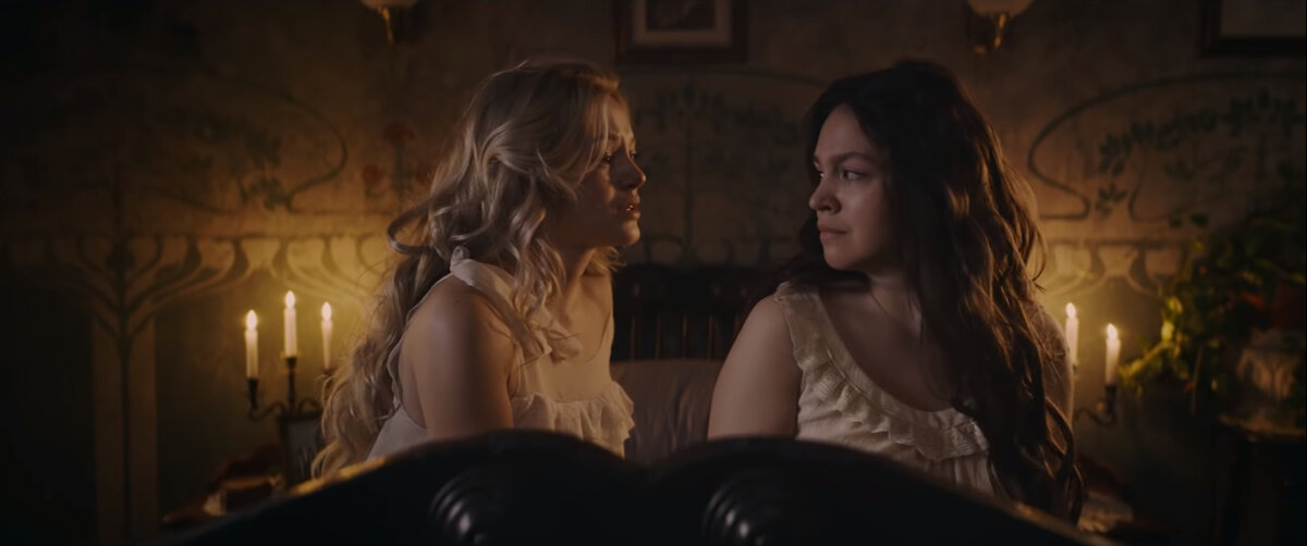 Аделя и Стефа, кадр из фильма "Преданная", реж. Кристина Сиволап, 2020