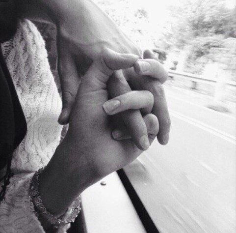 Мужчина и женщина служат друг другу