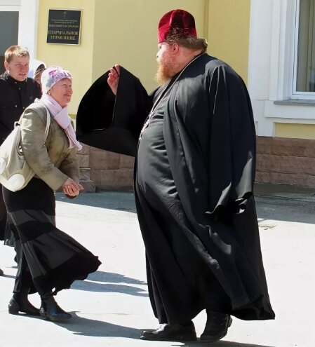 В чем причина лишнего веса некоторых священнослужителей? Фото: jediru.net