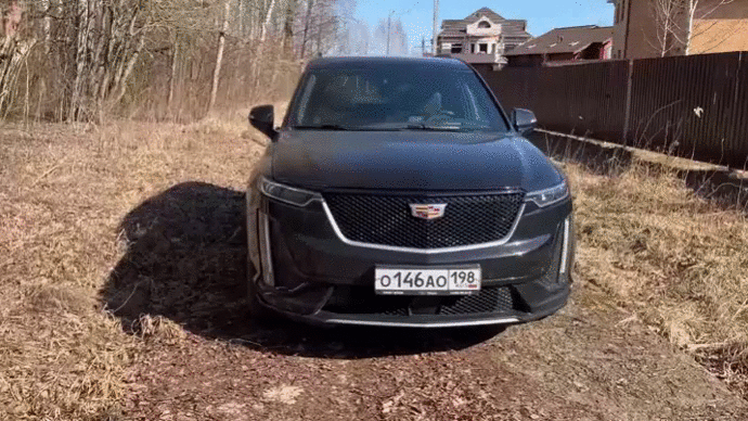 Лиса Рулит. Внешний вид Cadillac XT6