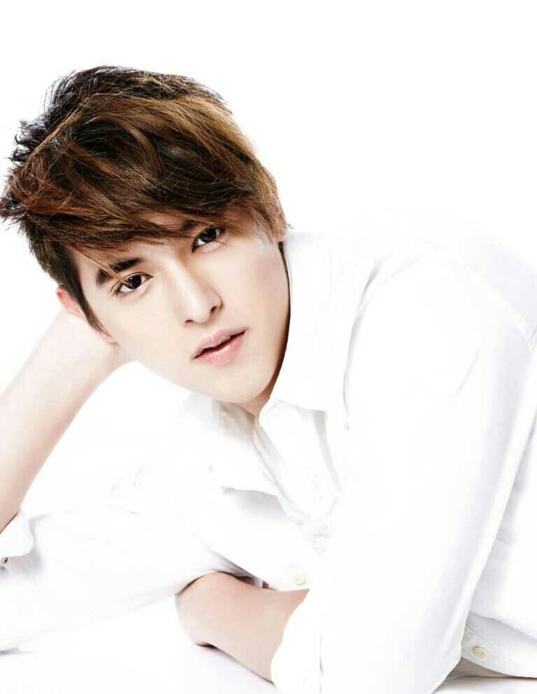 Фото с сайта https://www.jirayujj.com/en/album/3179/seventeen