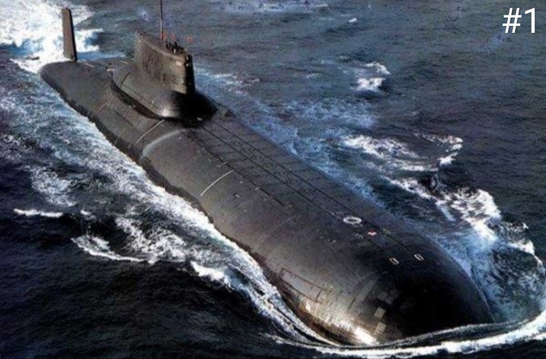 Субмарина «Акула» во время испытаний.