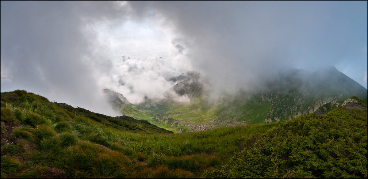 Гуляя в облаках, Мараморош: 
https://photocentra.ru/images/...