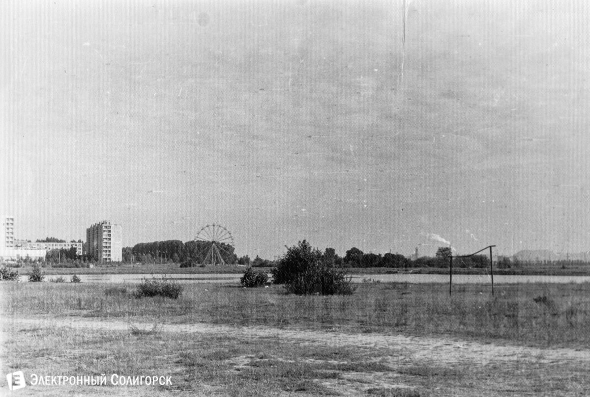 "Чертово колесо" еще на месте.