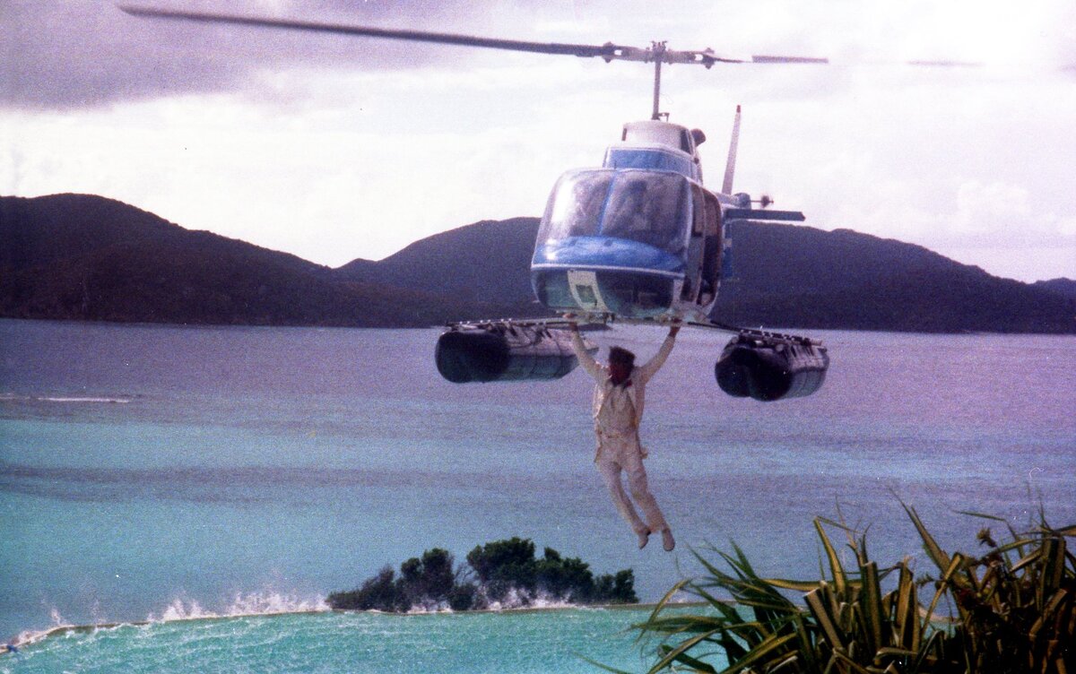 Брэнсон летит на остров Некер, чтобы сделать предложение своей жене