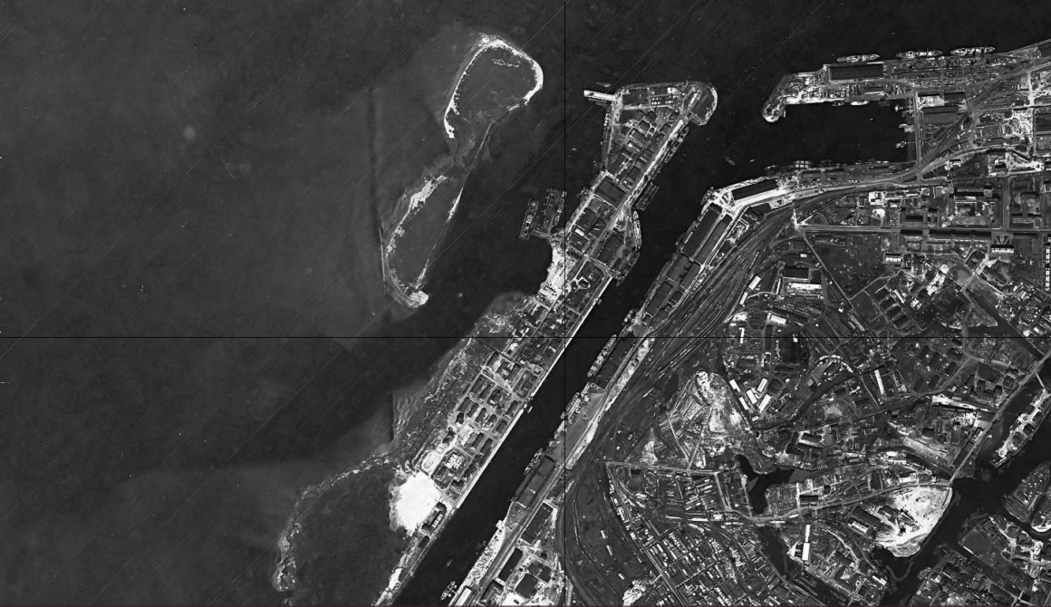 Вид на Канонерский остров с американского спутника. 1966 год.