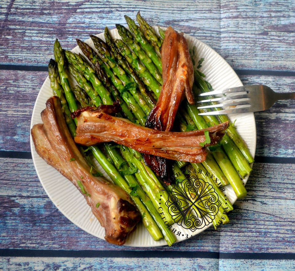 Рецепт спаржи. Спаржа на армянском. Спаржа Рестория. Спаржа с мясом. Карпаччо спаржа.