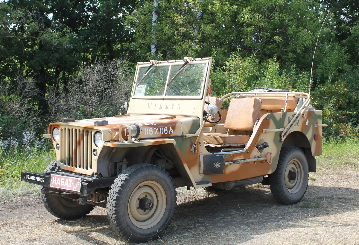 Гигантский Jeep Willys