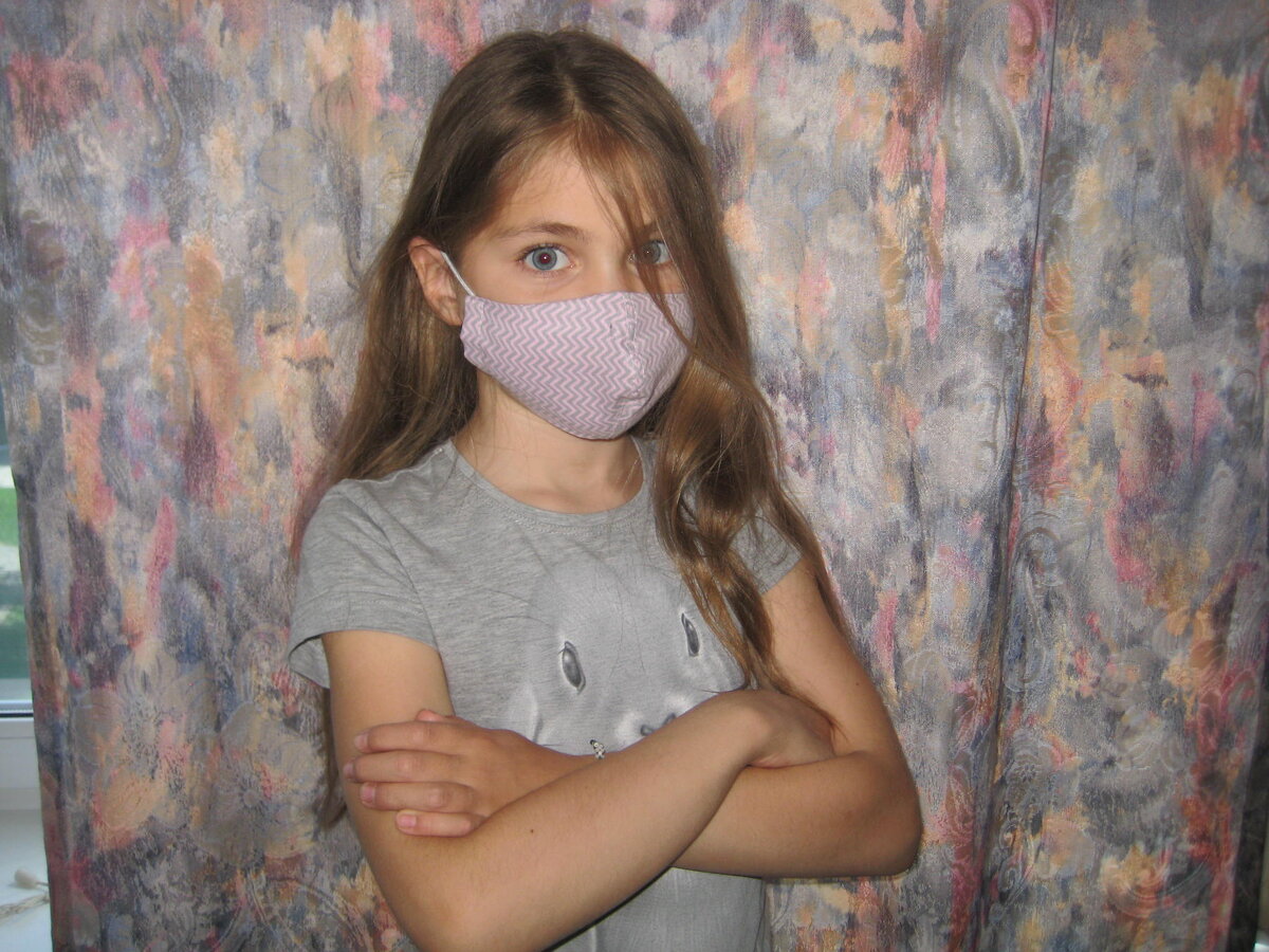 Цвет маски подбирают под настроение и определённый наряд...