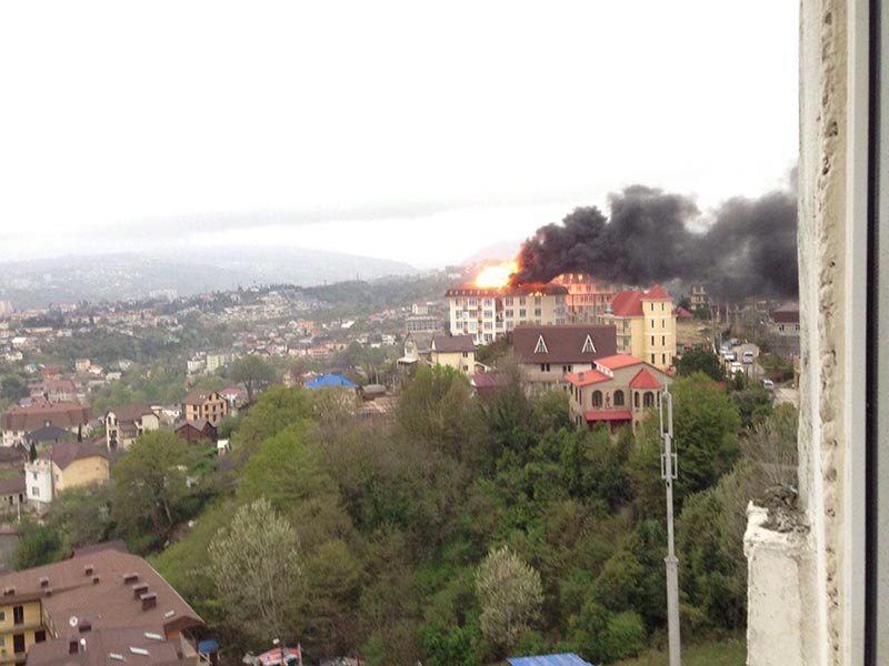Страшный пожар на Лысой горе - мансарда была уничтожена полностью- погибших и пострадавших нет!