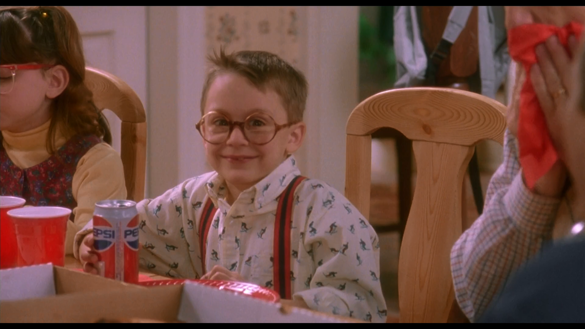 Фуллер младший брат Кевина МакКалистера, кадр из картины "Один дома"