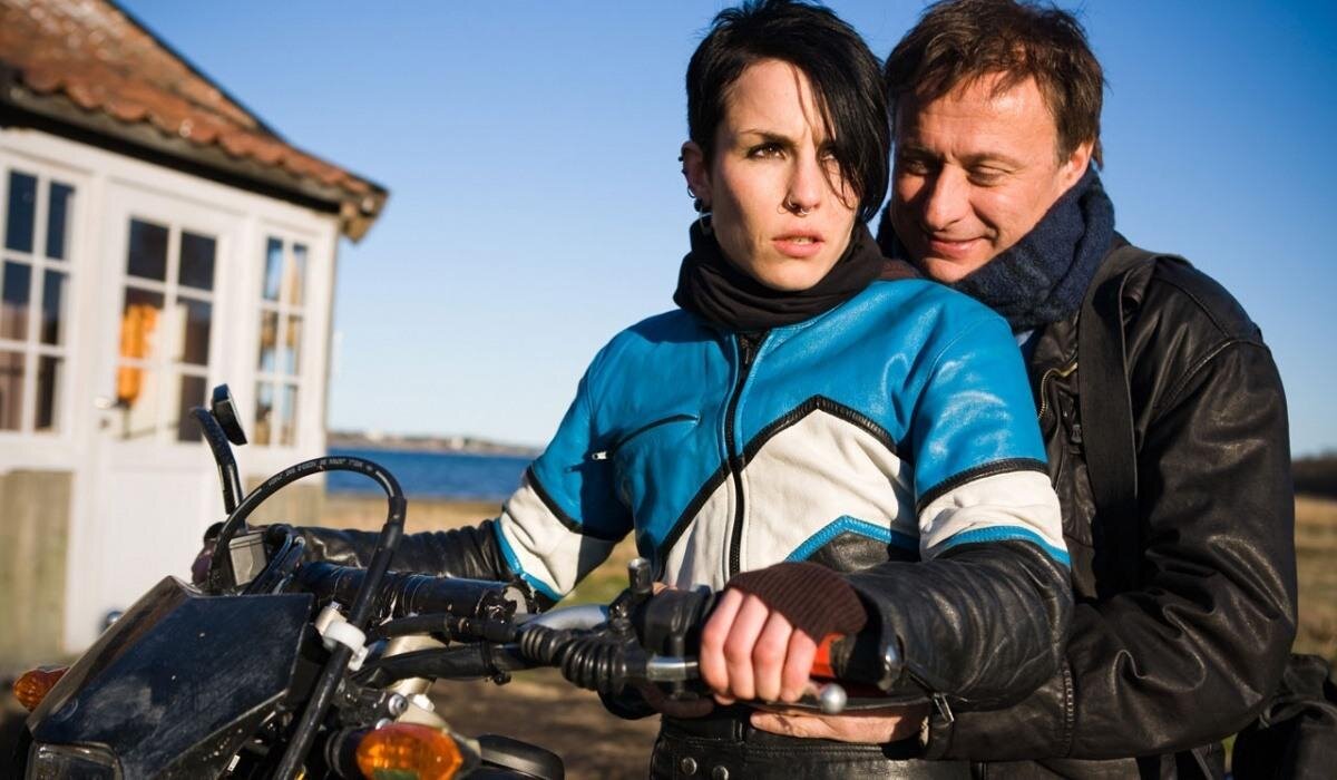 Кадр из фильма "Девушка в татировкой дракона" (2009)