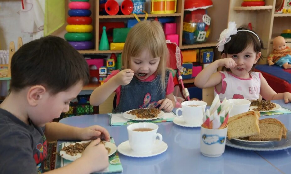 Детский сад должен заботиться о здоровье детей. Значит, должен заботиться об их качественном питании в первую очередь