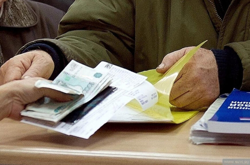 С 1 января 2021 года повысился размер фиксированной выплаты к страховой пенсии по старости и составляет 6 044 рубля 48 коп. в месяц (в 2020 г. - 5686 рублей 25 коп.).