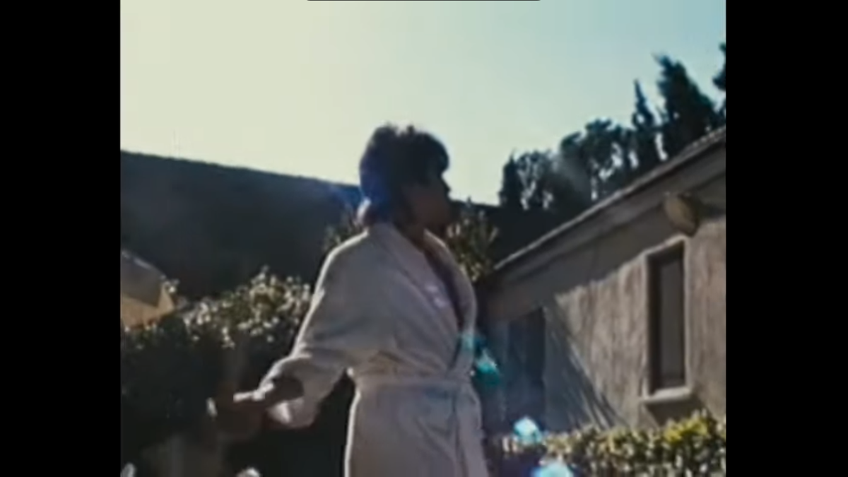 Виктор Цой тренируется кунг-фу. Прибалтика - 1989г. (?) Скриншот.