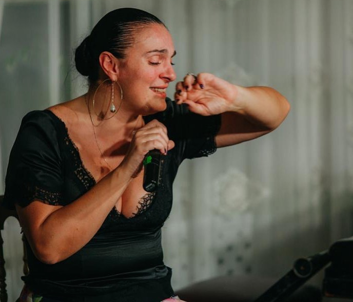 Первую песню Ваенга сочинила в 9 лет