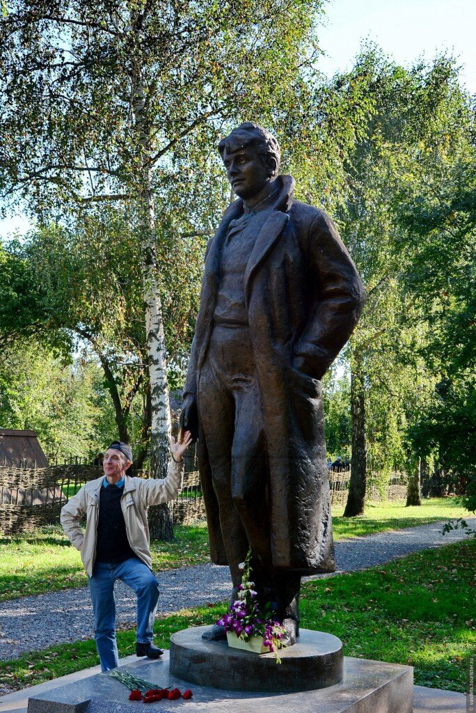 Хоть за палец гения подержать. https://vasilets.tourister.ru/