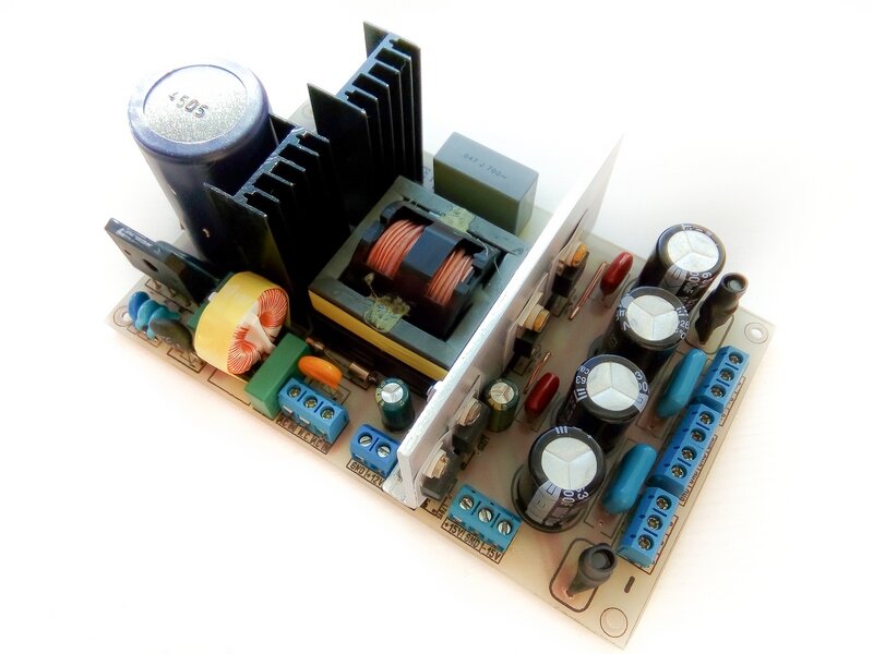 Общий вид собранной платы LLC резонансного источника питания на базе L6599